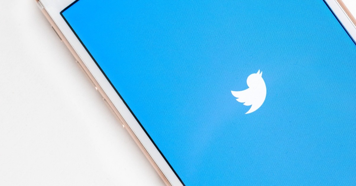 Twitter   logo   on   phone